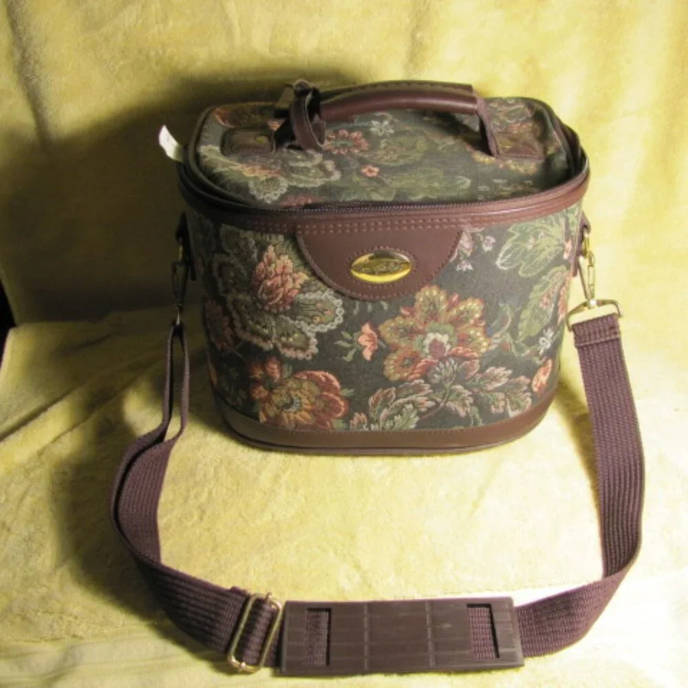 VINTAGE Gloria Vanderbilt Brocade Tapestry Travel Case Cosmetic Luggage Carry On
